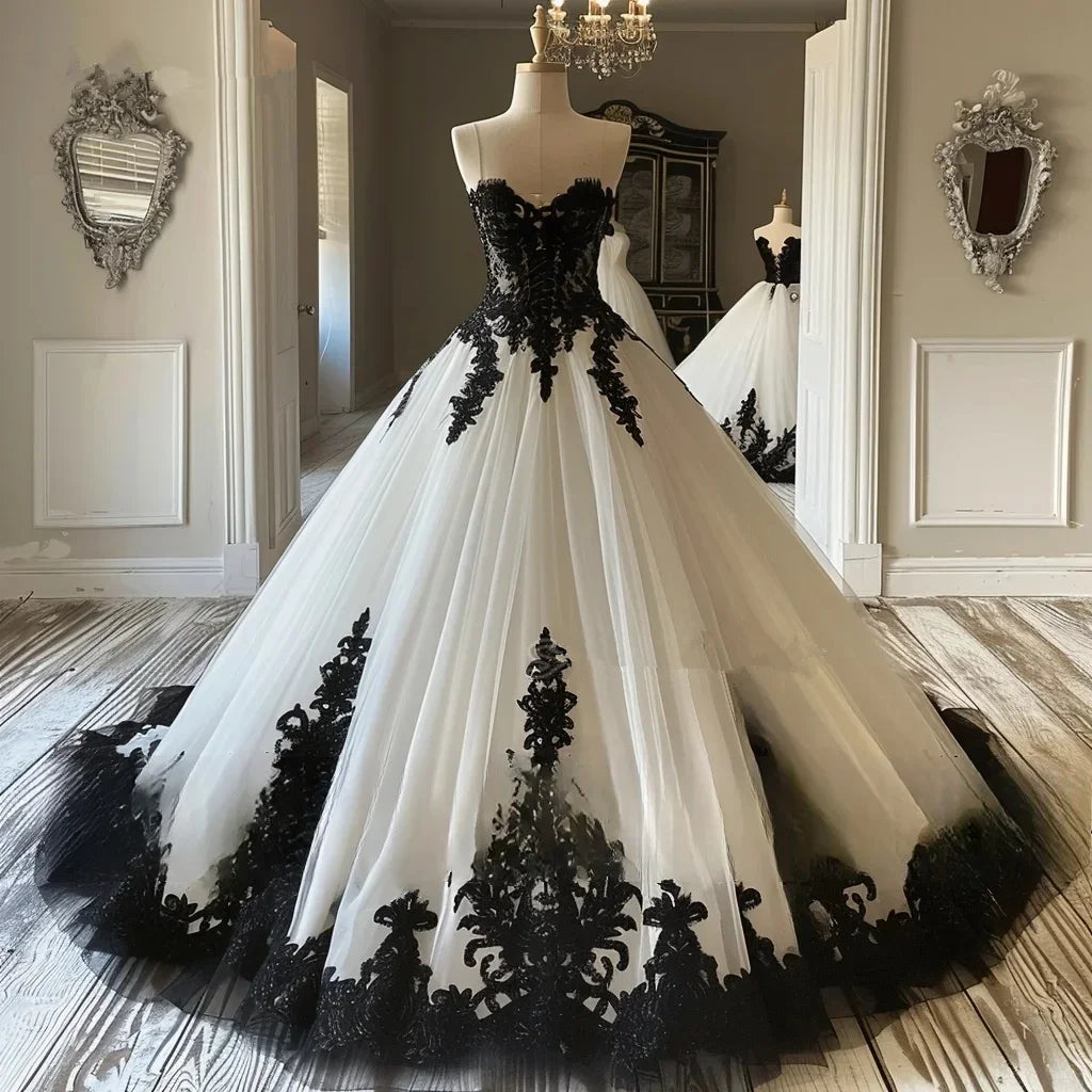 Black White Gothic Victorian Wedding Dresses Sweetheart Lace-up Corset Applilque Ooutdoor Bridal Gown