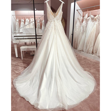 Sexy Tulle Beach Wedding Dresses Deep V-neck Bridal Reception Gown