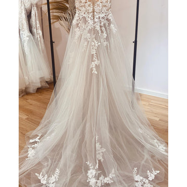 Champagne Tulle Wedding Dress A-Line Lace Appliques V Neck Backless Bridal Gown