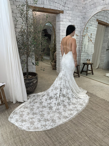 セクシーな人魚ボヘミアウェディングドレスレーススパゲッティストラップ花嫁ドレス