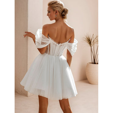 Abiti da festa da sposa corti con spalle scoperte A-Line Perline Illusion Tulle Abito da sposa al ginocchio