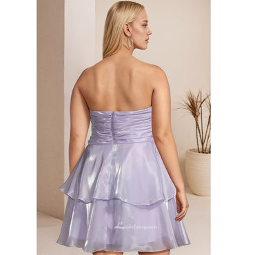 Trägerloses, gestuftes A-Linien-Minikleid aus Organza in Übergröße HCM013