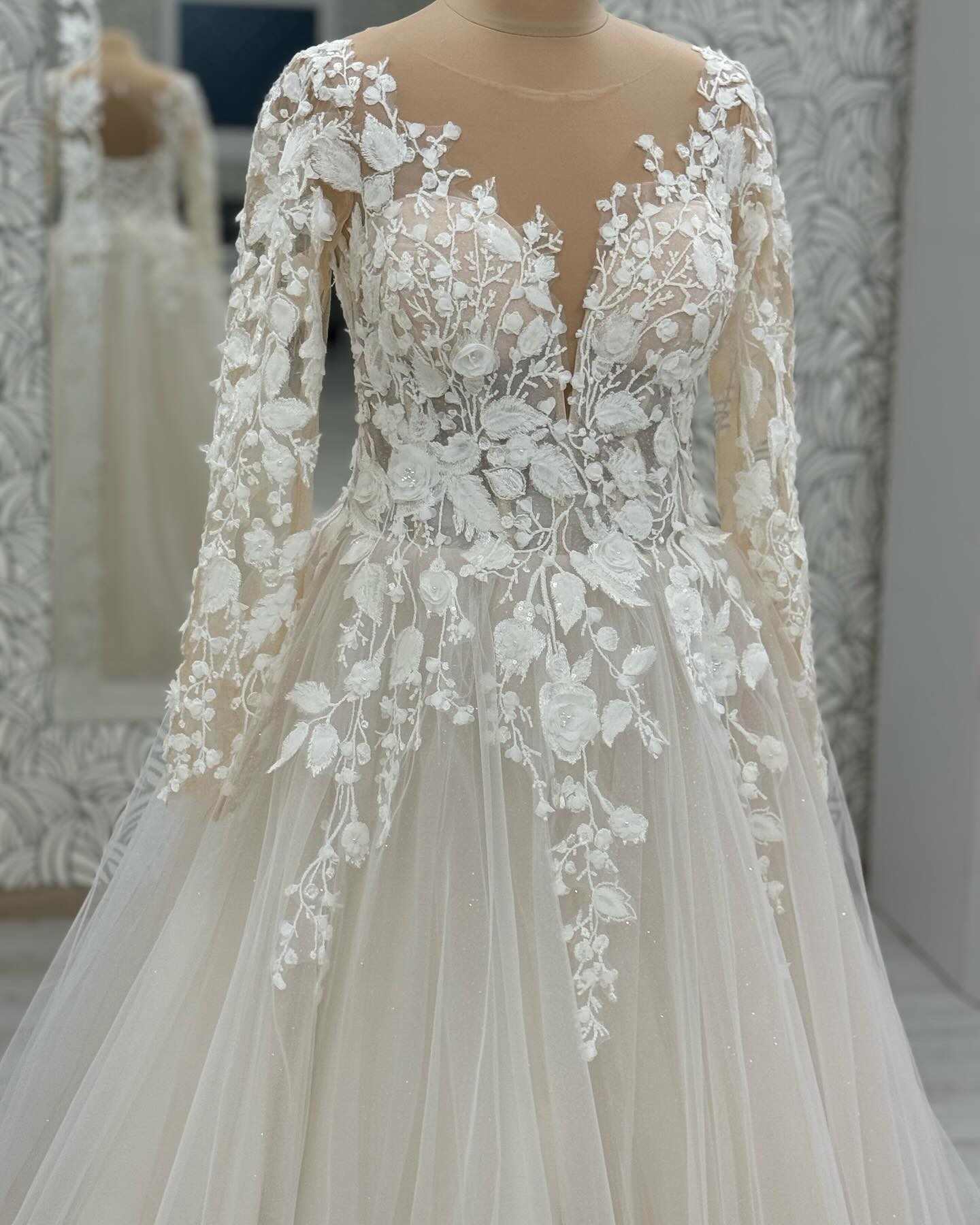 Champagne Women Corset Wedding Gowns Lace Up Back Glitter Long Sleeve Beach Bridal Dresses