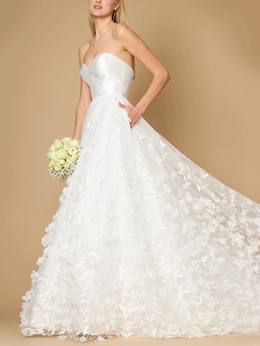 A-Line Strapless Sweetheart Tulle Appliques Wedding Dress with Train