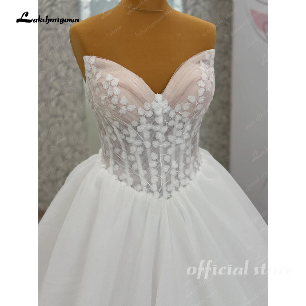 Sweetheart Lace Applique Organza Bridal Grown Lace Applique A-Line Wedding Dress