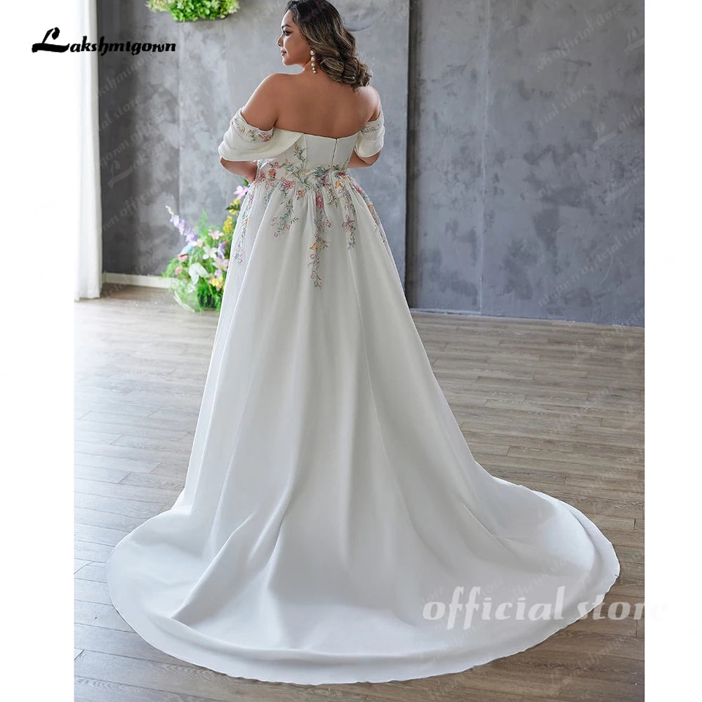 Plus Size Flowers Lace Appliques Wedding Dress with Side Slit