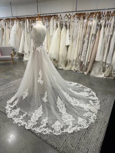 A-Line Lace Appliques Tulle Winter Wedding Dress