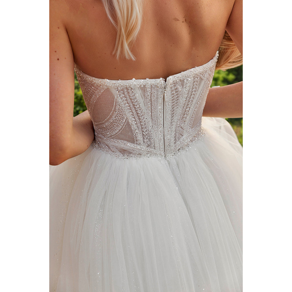 Ball-Gown Tulle Wedding Dress Strapless Off White Beads Bridal Gown