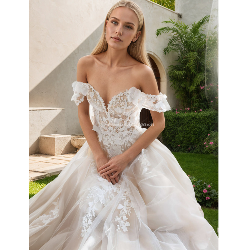 Off the Shoulder Champagne Wedding Dresses Applique Lace Sweetheart Tulle A Line Bridal Gown