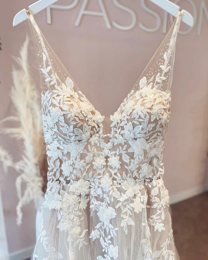 Unlined Bodice FLowy A Line Tulle Wedding Dress With V Neck