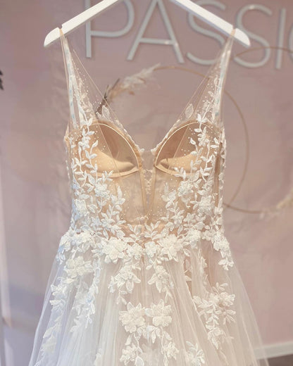Unlined Bodice FLowy A Line Tulle Wedding Dress With V Neck