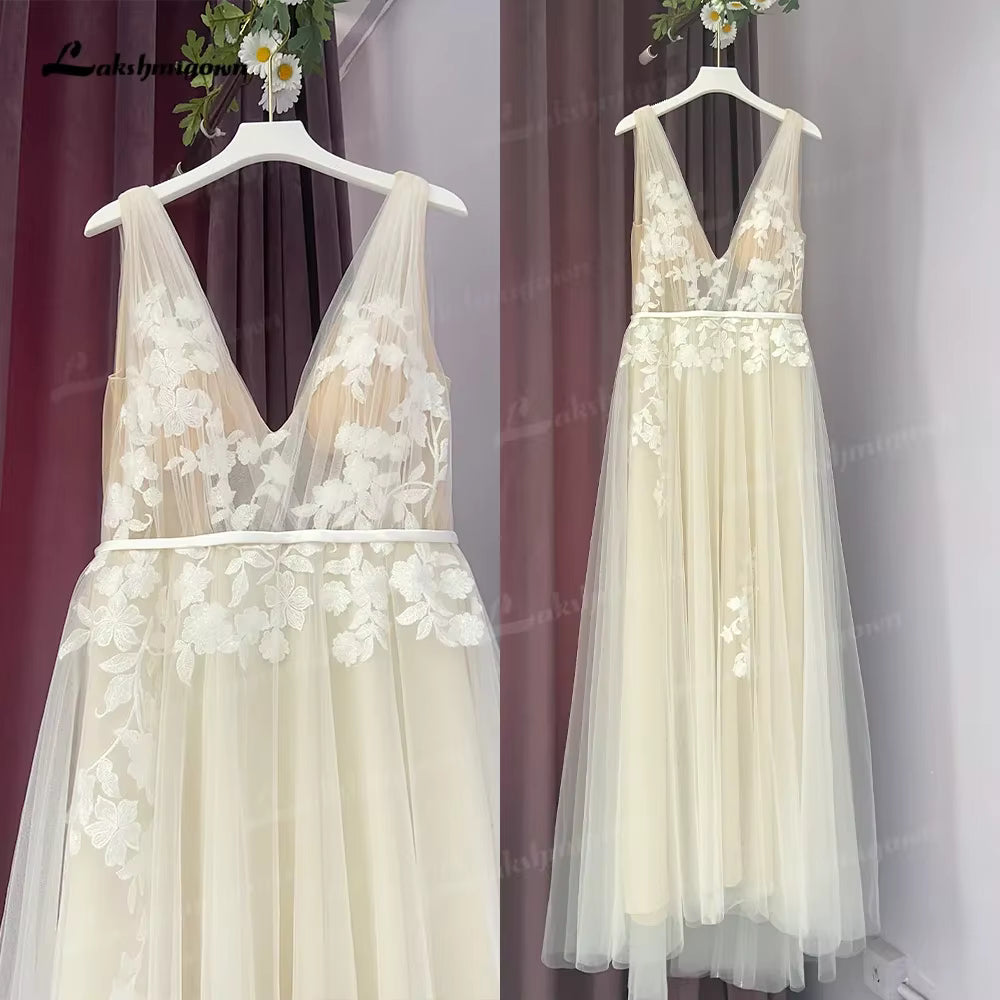 Vestido de novia con apliques de encaje y flores de talla grande con abertura lateral