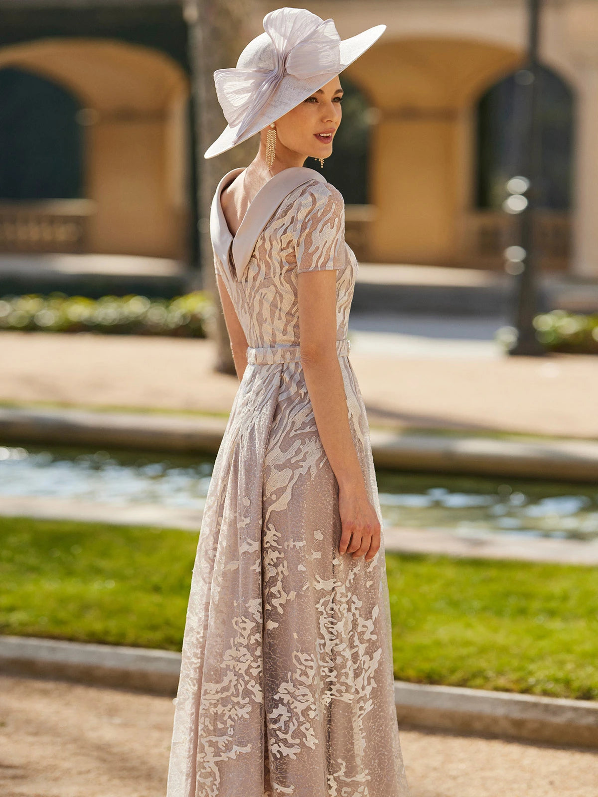 A-Line Beaded Round Short Sleeves Tulle Mother of the Bride Dress
