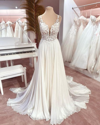 Vestido de novia de gasa con escote en V y corpiño sin forro