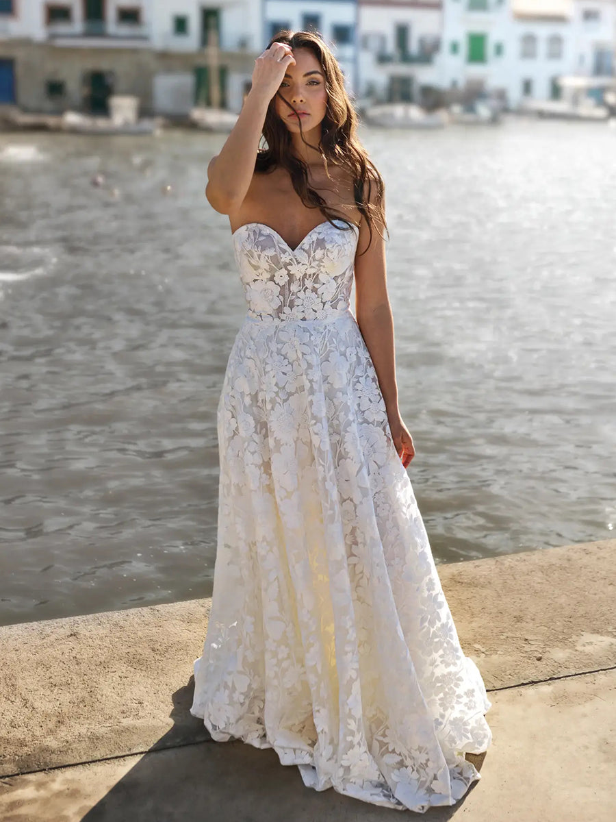 A-Line Strapless Full Lace Elegant Wedding Dress with Train