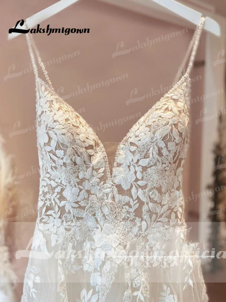 Lakshmigown Sexy Spaghetti Straps Wedding Dress 2023 V Neck Lace Appliques Backless Boho Bridal Gown Vestidos De Noiva
