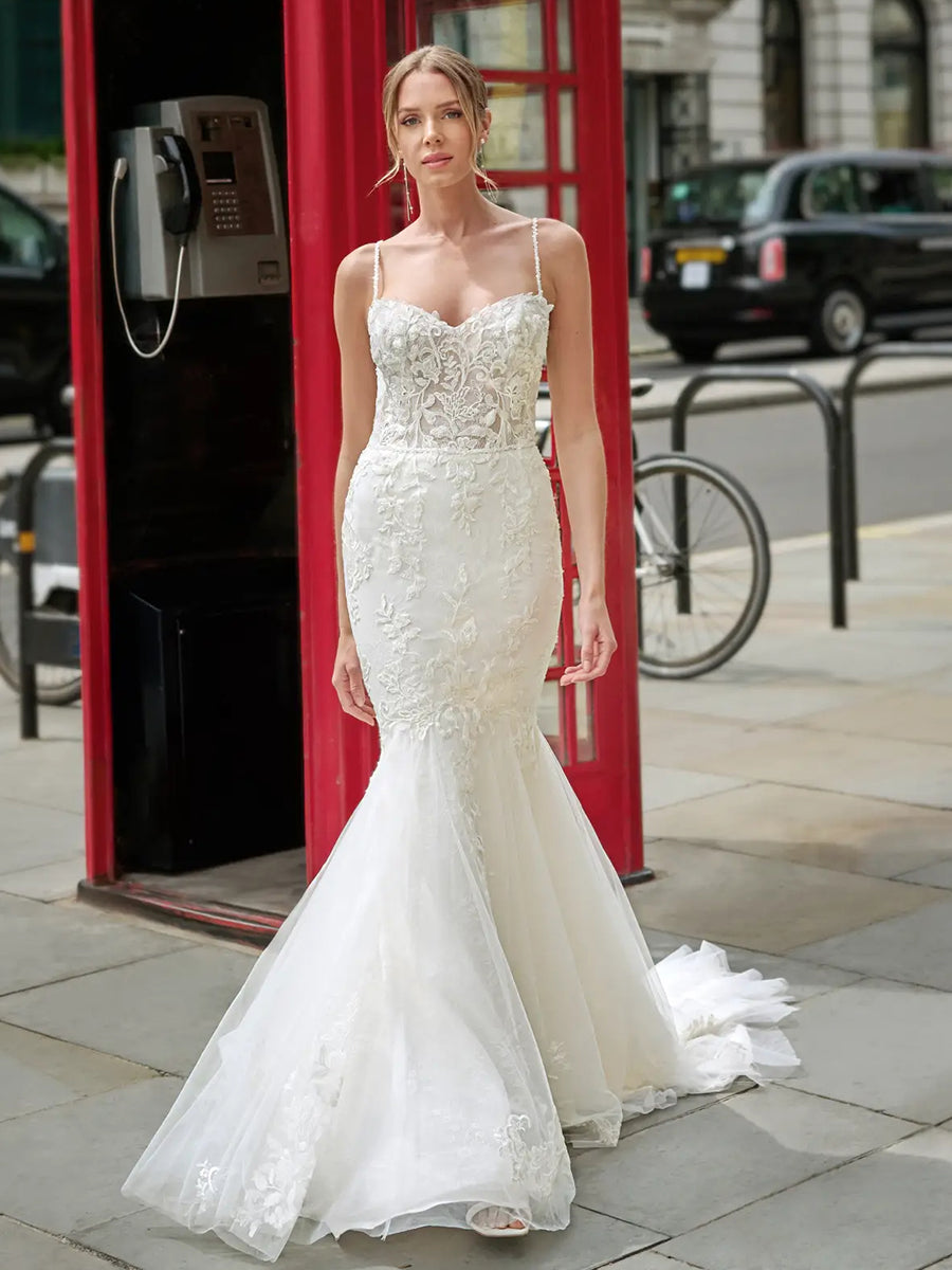 Spaghetti Straps Sweetheart Backless Lace Tulle Mermaid Wedding Dress with Train
