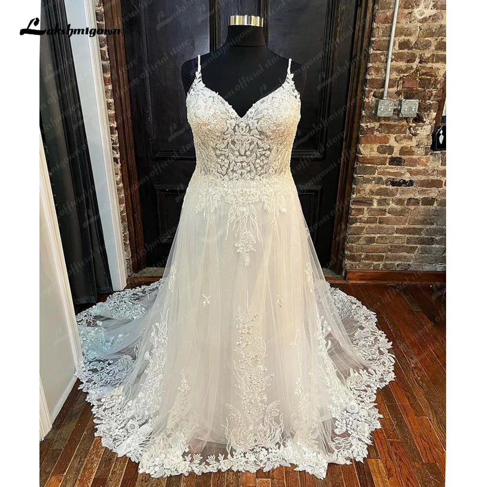 Lakshmigown Plus Size Wedding Dresses With Floral Lace Charming V Neck A-Line Countryside Bridal Dress Wedding Gowns