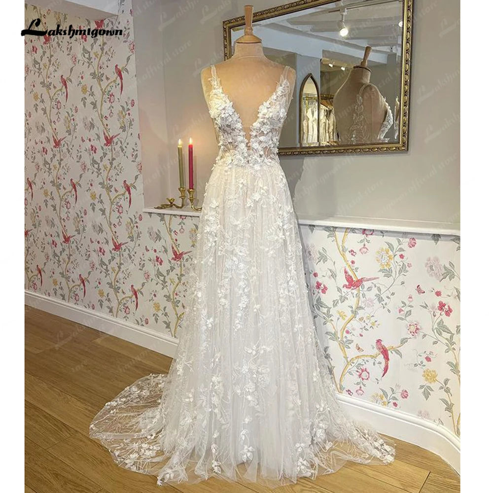 Lakshmigown Deep V Neck Backless Lace Wedding Dress 2023 Luxurious Appliques Sweep Train Beach robe soirée mariage trouwjurk