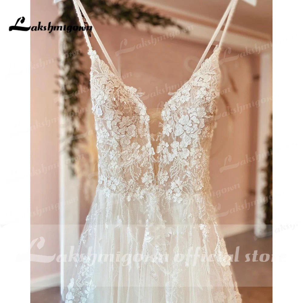 Spaghetti Straps Beach Lace Wedding Dresses Appliques Lace A-Line White Bride Dress Princess Wedding