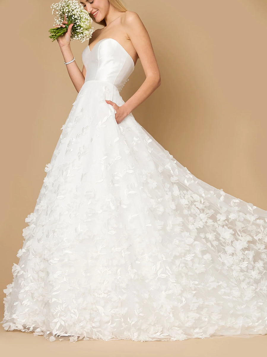 A-Line Strapless Sweetheart Tulle Appliques Wedding Dress with Train